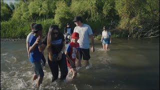 DE RUTA EN EL RÍO EN LAS MOTOTOYS