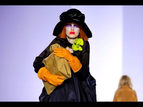 Video: John Galliano aliwasilisha mkusanyiko wa Maison Martin Margiela