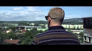 Jebroer - Omlaag (Official video) (songtekst)