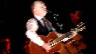 Video thumbnail of "Dave Dobbyn - Welcome Home live 2010"