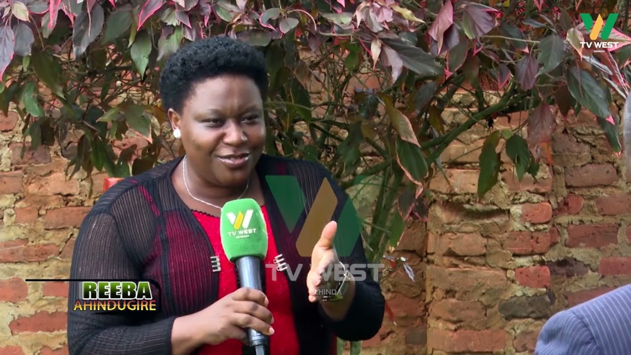 REEBA AHINDUGIRE: Denis Kamahanga kuruga Kagamba omuri Kajara omu disiturikiti eya Ntungamo.