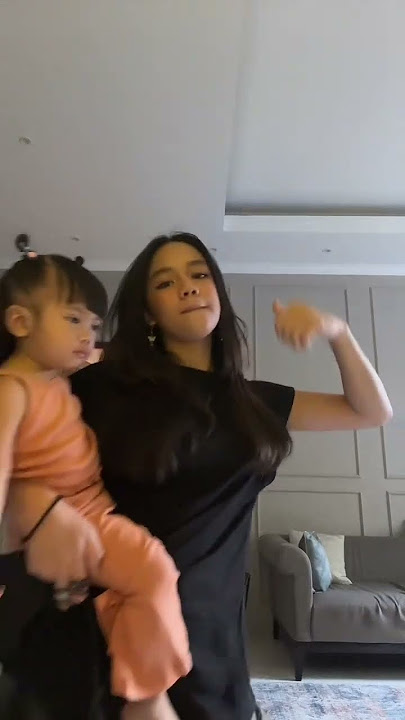 lucu bgt ya nakeyaa. anwwww jngn lupaaaa streaaaammm cliiickkk!!!!! #ShortsNeona