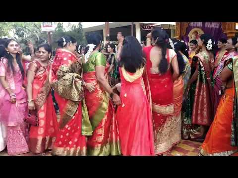 Ahirani Wedding Dance on Zingi pavari! Swarsamrat band!!