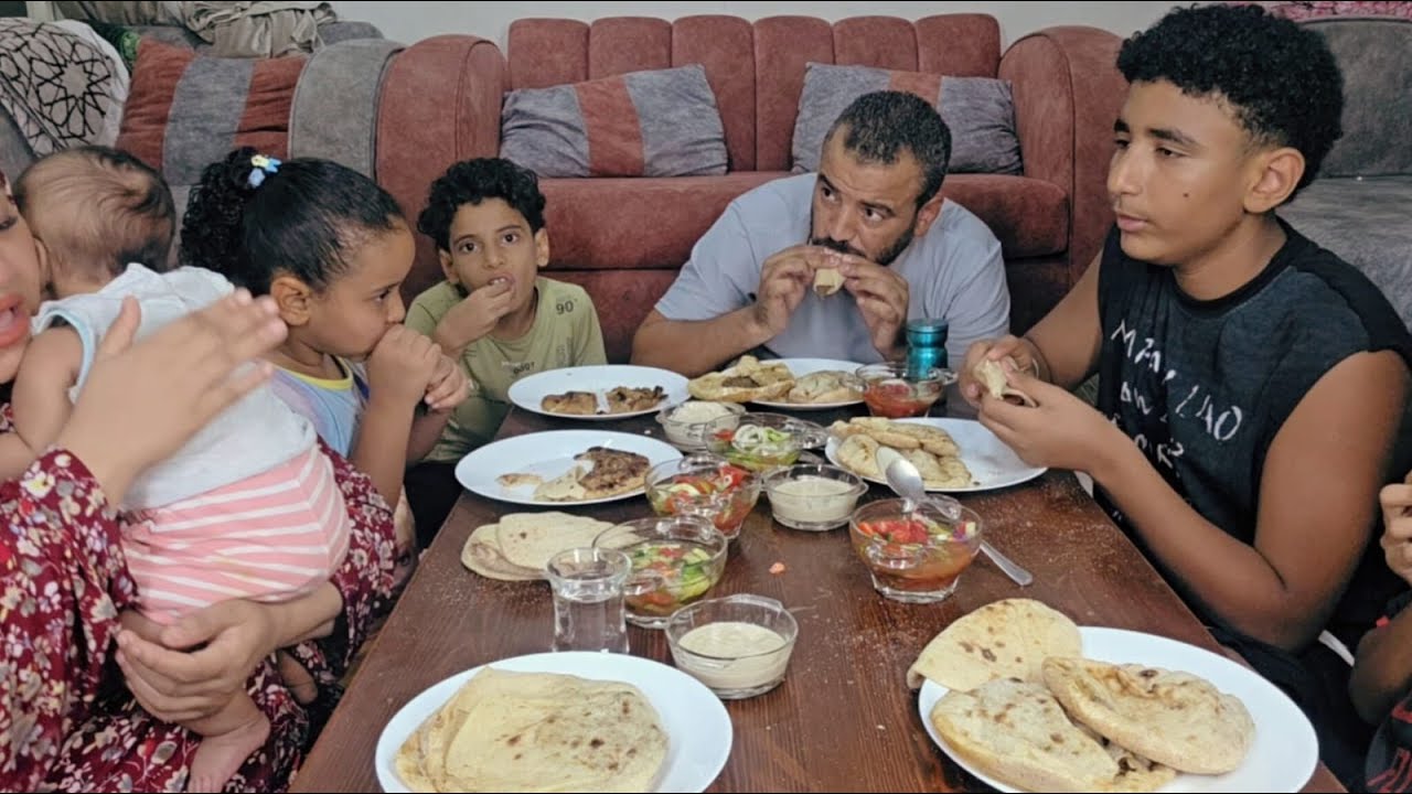 انا جبت من الاخر 😱 وبكيت على اللي حصل فيها 💉 بس والله صعبان عليا قعدنا وجبنا 20 رغيف كبده