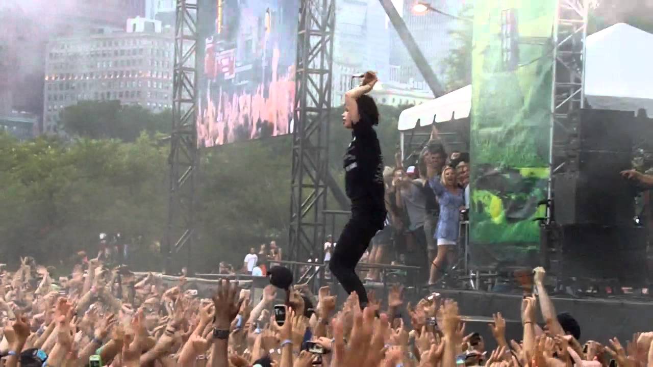 Crystal Castles - Alice Practice - Lollapalooza - Aug 5 2011 - Chicago