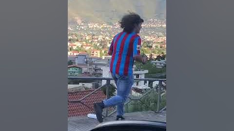 #catania #tifoso #scherzo amici  di palermo rincorrono amico di Monreale