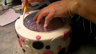 Stacking 3 tier cake tutorial 001