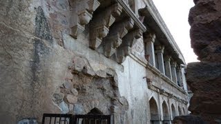 Hauz Khas Complex, Picnic Spot In The Middle Of Trendy Hauz Khas Village