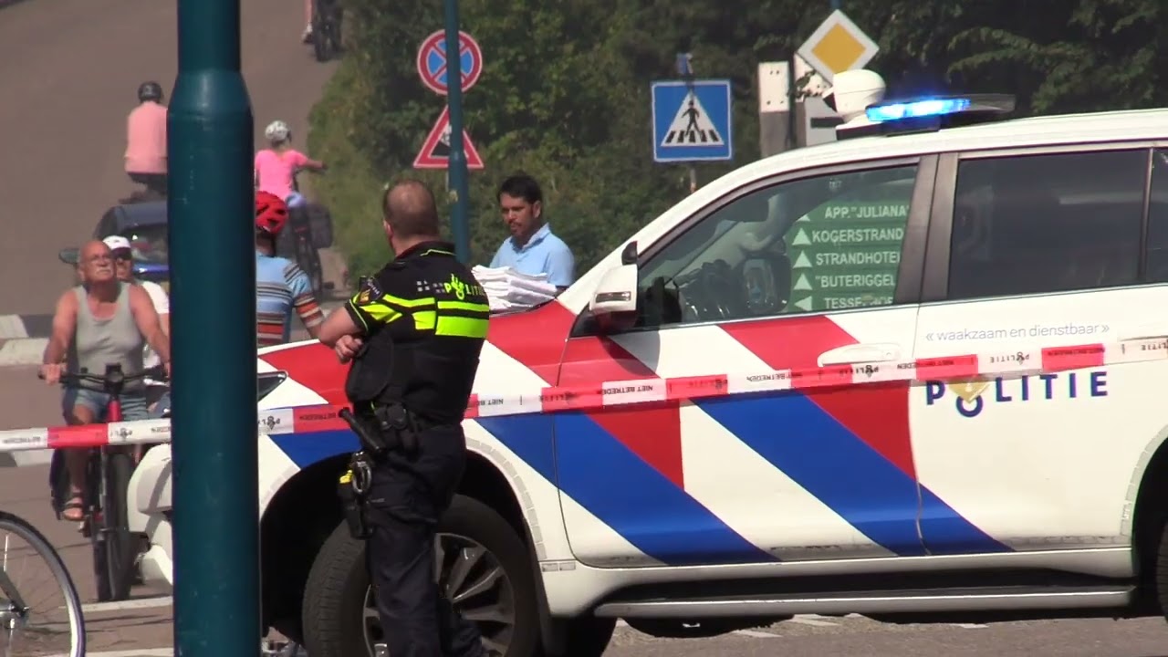 Veel rook bij schuurbrand in De Koog op Texel, naastgelegen hostel ontruimd