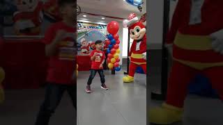 Jollibee With Riss