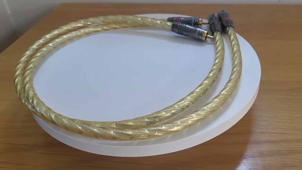 QED Qnect Silver Spiral RCA Interconnect - 50cm Length - HiFi Grade Component Cables -