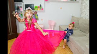 Маргарита и Лера НЕ ХОТЯТ делиться ПЛАТЬЯМИ волшебная фея ЗОЛУШКА Cinderella Funny kids story