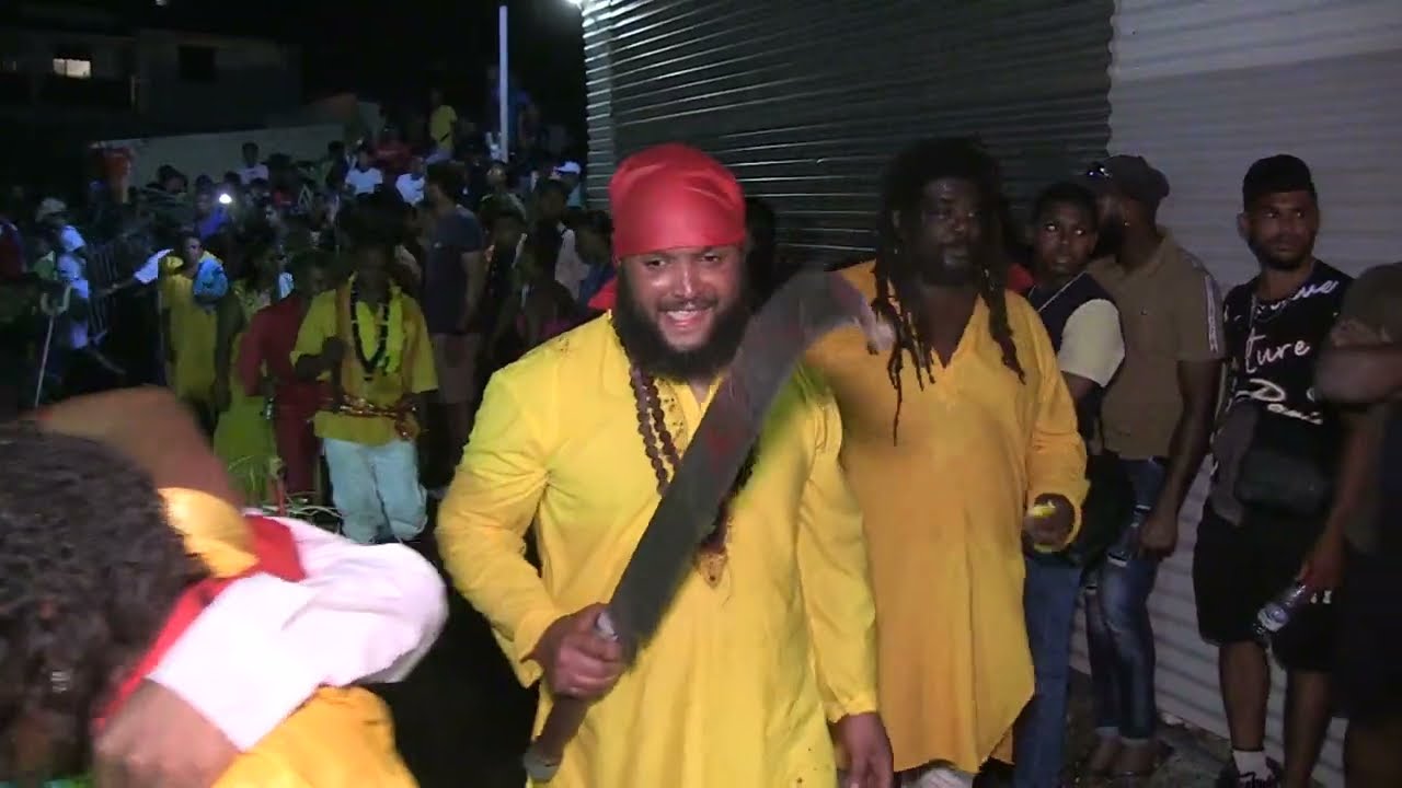 Marche sur le feu chez Ti Karnin le 17 03 2024 St Pierre   Ile de la Réunion