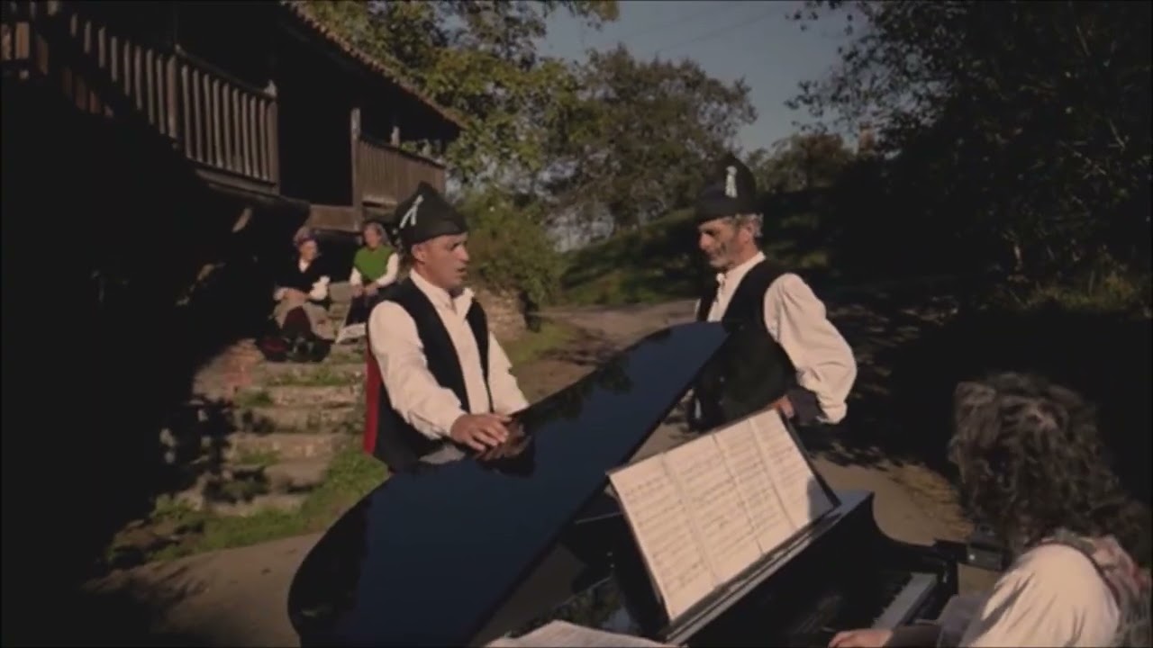 Llocántaru - Canto a la sidra.