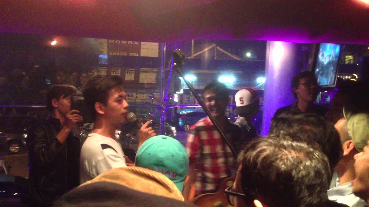 Whatever feat. Rian d'Masiv (Don't Go away & Wonderwall-OASIS) Rolling Stone cafe