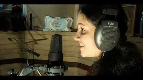 MIZHIKAL NANAYUMBOL....(NEW MALAYALAM ALBUM SONG)