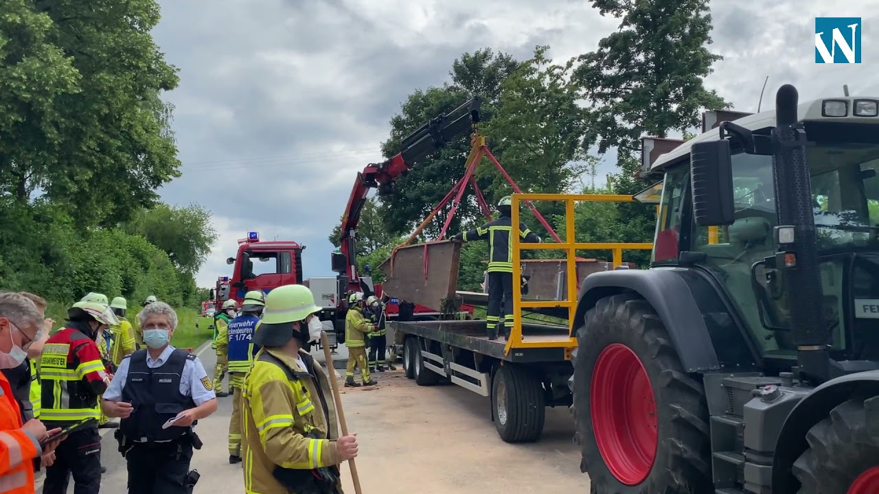 B30 Meckenbeuren: LKW fährt in Fußgängerbrücke - Brücke eingestürzt