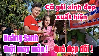 Fate brought Hoang Sanh together with a beautiful and kind-hearted girl this Tet holiday.