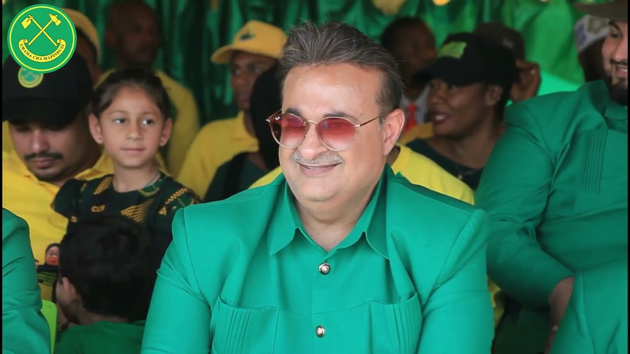 MGOMBEA UBUNGE, HAIDERALI GULAMALI AZUNGUZA NA WANANCHI  ILONGERO