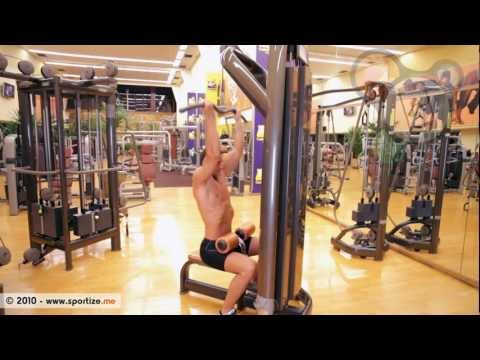 Lat pulldown to chest with bar and reverse grip