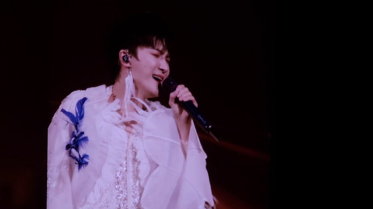 250309 Zhou Shen (周深) 9.29Hz Concert Barclays NYC - Silver
