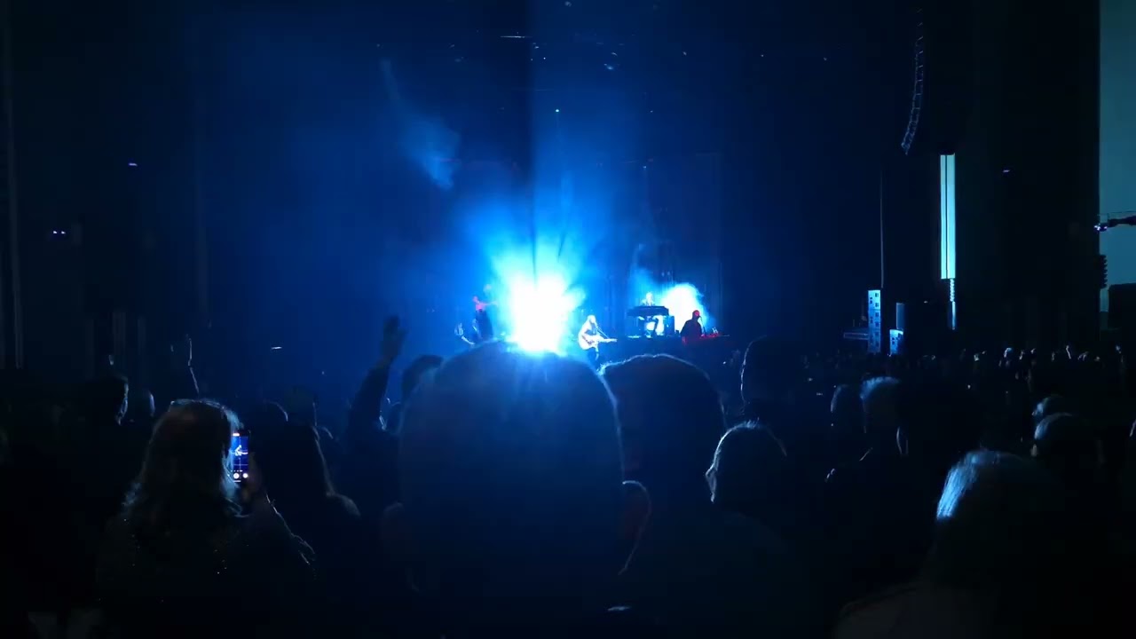 Amy MacDonald (Poison Prince) Live @Hammersmith-Apollo | London 20.11.2025