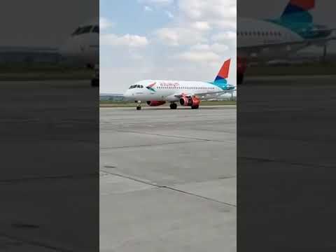 Left engine of a Sukhoi Superjet 100 lost its fan cowls in flight