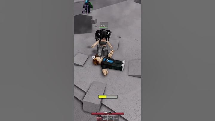 She thought she could win against me😭| The Strongest Battlegrounds #tsb #roblox