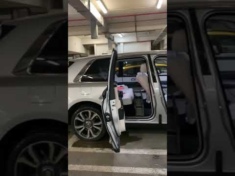 В мой Rolls-Royce врезался Mercedes! Ютуб канал Victoria Portfolio #shorts #VictoriaPortfolio