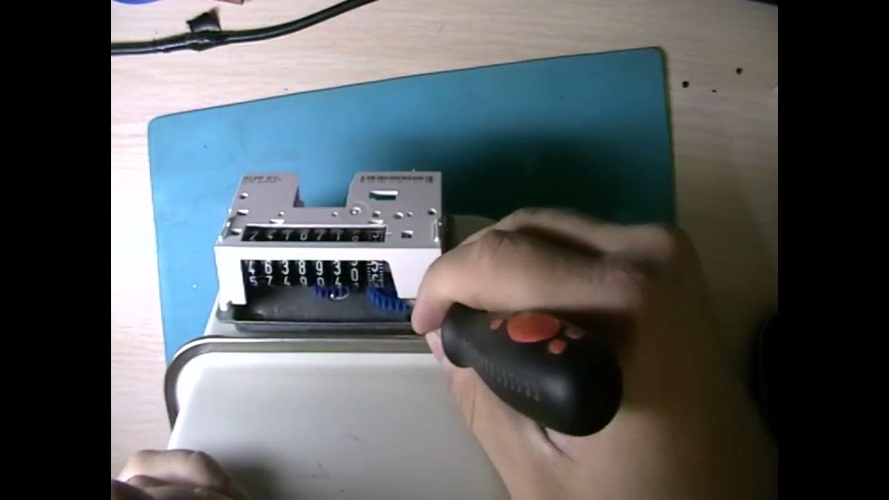Как останавливают счетчик газа.Методы переделки газового счетчика - YouTube