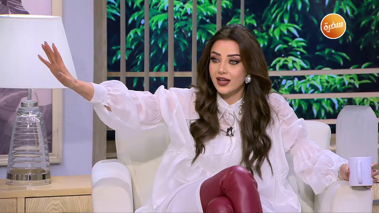 ازاي تلبسي القميص الأبيض بأكثر من طريقة كلاسيك وكاجوال؟ | هي وبس