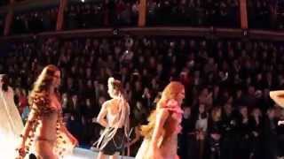 Etam Live Show 2015 Prayer In C Lilly Wood And The Prick The Ting Tings Snoop Dogg