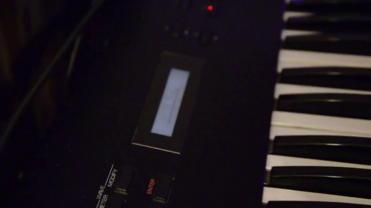 Roland S-10 12 Bit Vintage Sampler from 1986 Sampling Drums