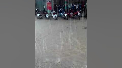 Mưa ngập hết cả đường tại bộc bố pác Nặm bắc Kạn