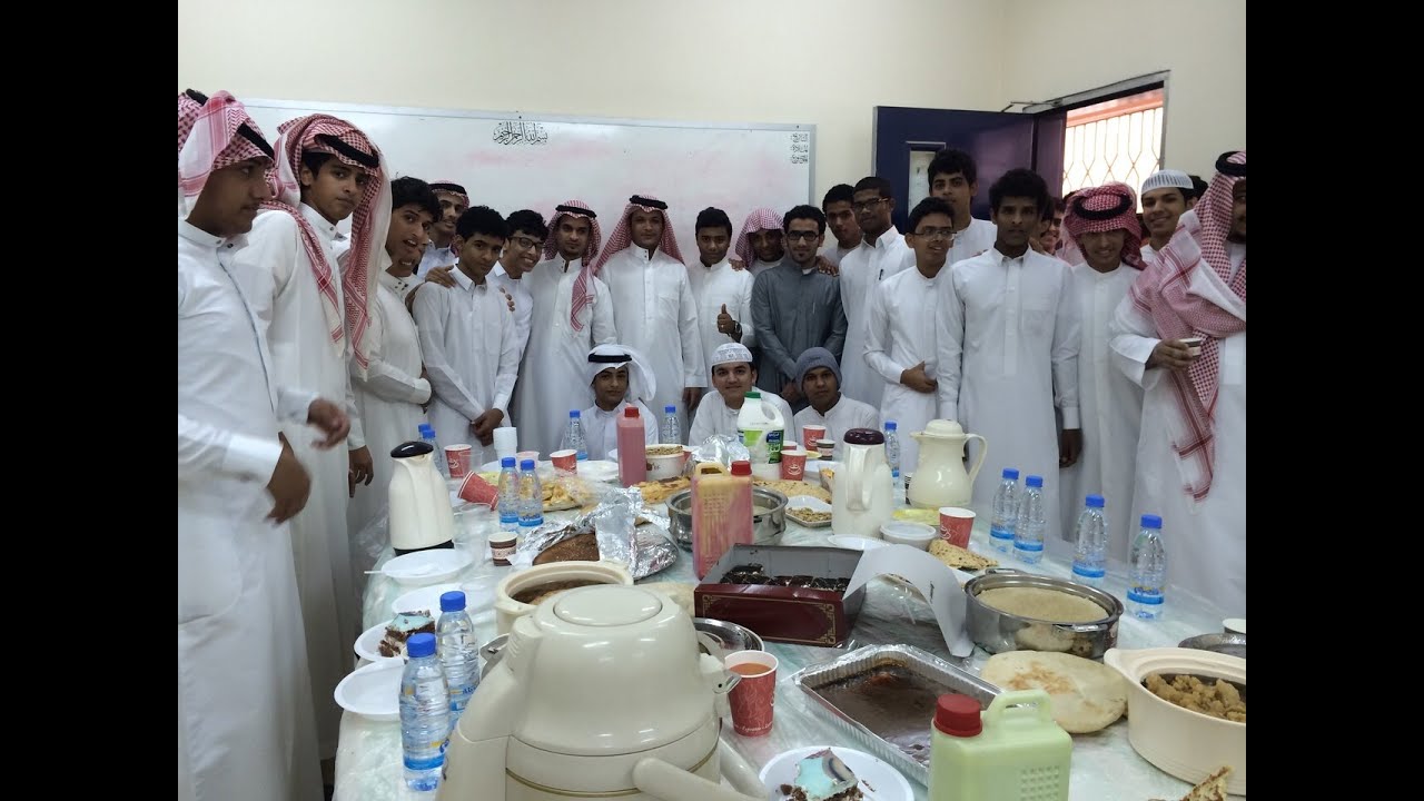 ثانوية الدرعية تكرم المدرب هاشم المعبدي في حفل بهيج اخراج ماضي الامير1436
