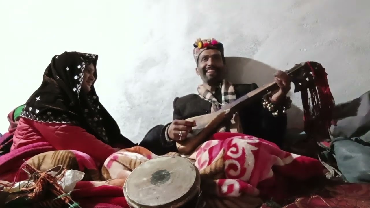 Darshan ghurai 9816296513 भगवान कृष्ण और राधा का सार पासे खेलना और राधा का कृष्ण के वाग को जानेकीजीद