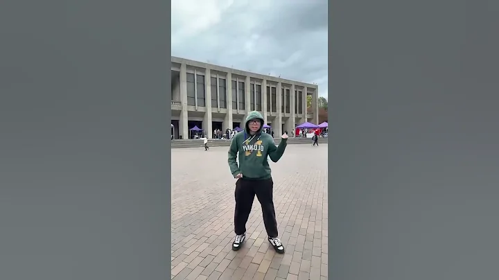 Recreating this trend at UW 👍 #uw #seattle #fun #dance #replay