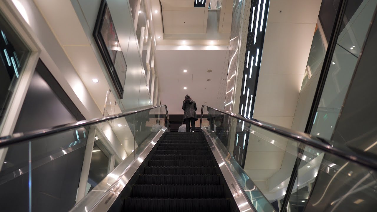 Taiwan, Taipei, SYNTREND Mall, 17X escalator, 2X elevator