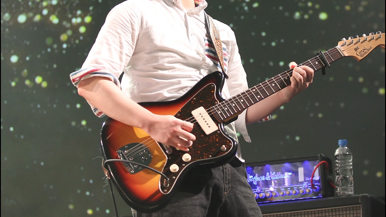 ギター持ってたまにしゃべる