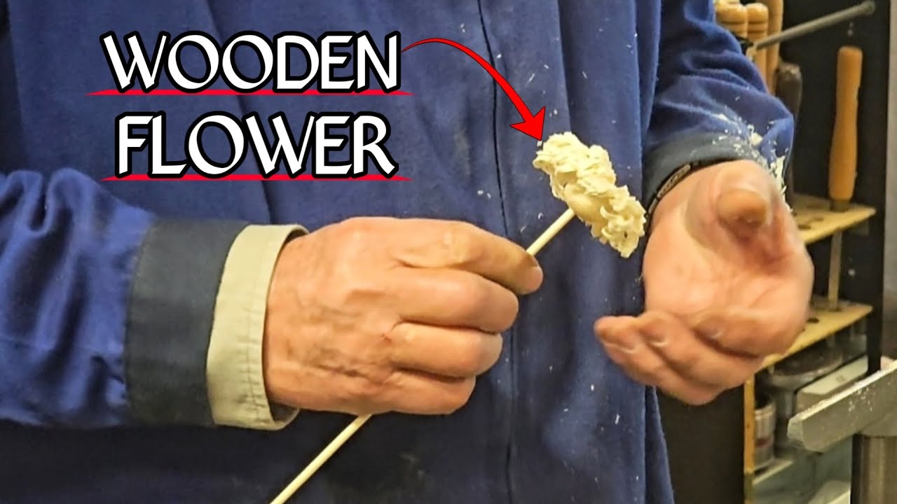Мастер-токарь по дереву вытачивает деревянный цветок (НЕ Я)