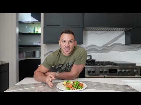How UFC Lightweight Mike Chandler Cuts Weight w/ Megafit Meals