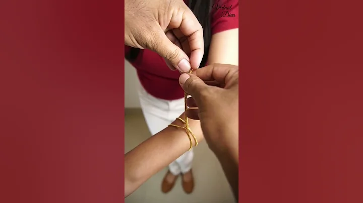 How To Turn Your Chain Necklace Into A Bracelet | Virtual Diva #shorts #jewelleryhacks