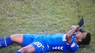 McGregor elbow on Morelos.
