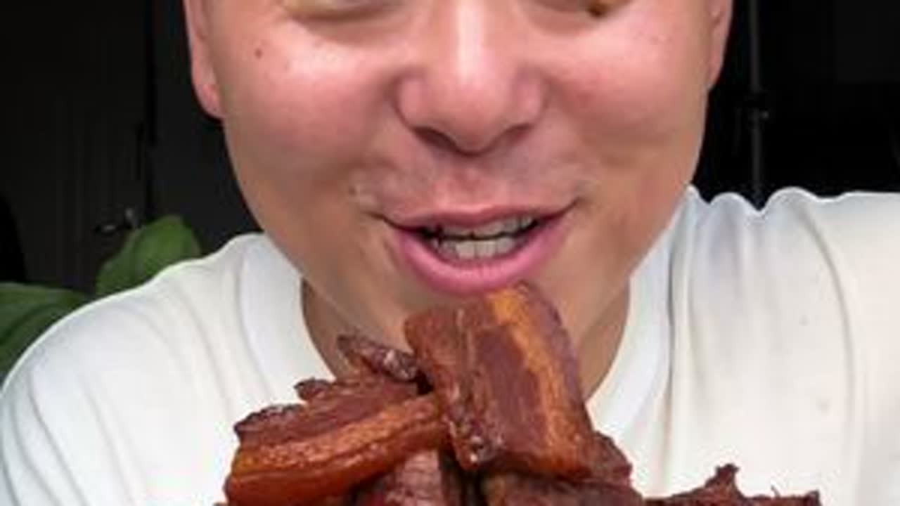 欺负你的人，因你的软弱而来；欣赏你的人，因你的自信而来；不在 乎你的人，因你的自卑而来；爱你的人，因你的自爱而来！#妈呀太香了 #美食 #美食推荐 #下饭菜 #这一口好过瘾