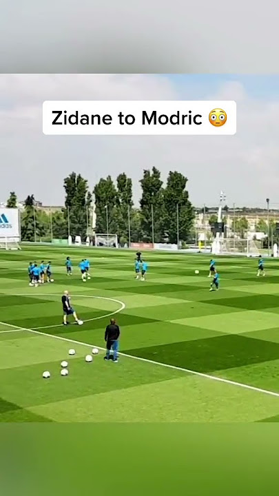 Never forget when Zinedine Zidane assisted Luka Modric (via: RealMadrid/IG) #shorts
