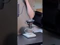 コーヒーを飲む