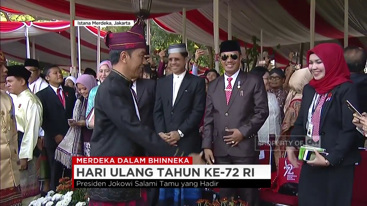 Tiba di Istana Merdeka, Presiden Jokowi Salami Tamu yang Hadir