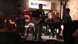 Download lagu Lawas Band 'Kisah Pramuria' D'lloyd