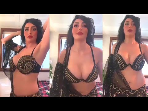 Turkish Sexy Belly Dancer Perform Belly Dance