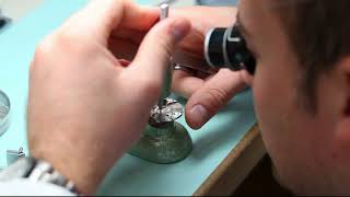 Inside the Atelier - Jewel Setting - Armand Nicolet